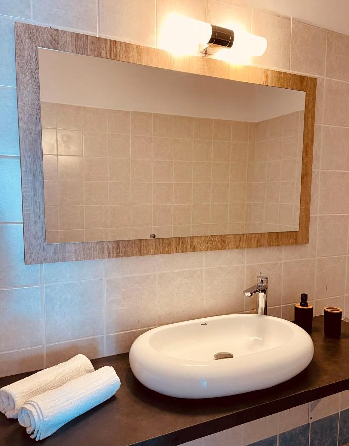 Sunrise Apartment Near Airport Spáta Extérieur photo